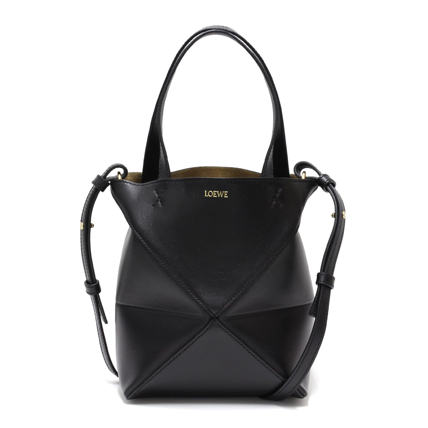 LOEWE 黒 レザー エナメル　ハンドバッグ 美品 LOEWE ロエベ ハンドバッグ ロゴ型押し ラウンド がま口